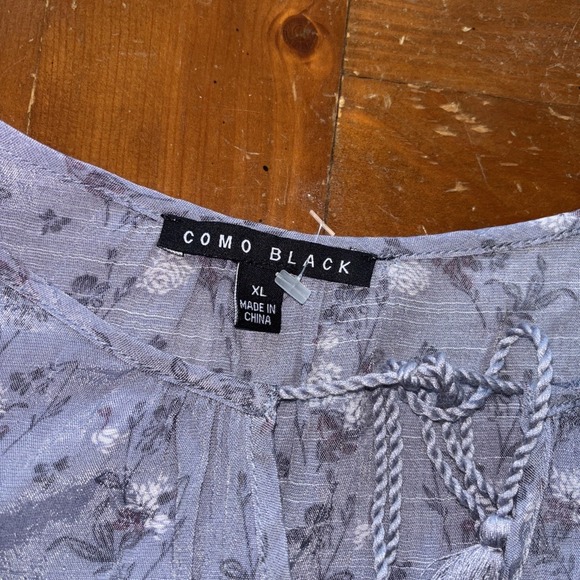 Como Black Ruffle Sleeve Rayon/Polyester Blouse Size XL Blue Floral - Picture 3 of 5